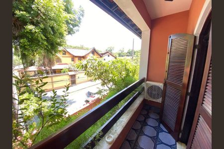 Casa à venda com 194m², 3 quartos e 3 vagas