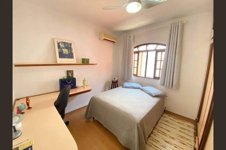 Casa à venda com 194m², 3 quartos e 3 vagas