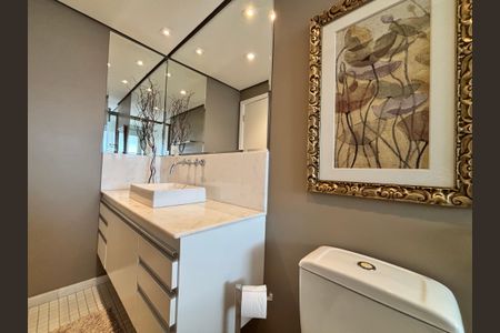 Apartamento à venda com 150m², 2 quartos e 2 vagasBanheiro da Suíte 1