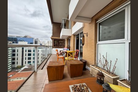 Apartamento à venda com 150m², 2 quartos e 2 vagasVaranda da Sala