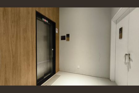 Apartamento à venda com 92m², 2 quartos e 2 vagas Apartamento à venda com 92m², 2 quartos e 2 vagasElevador