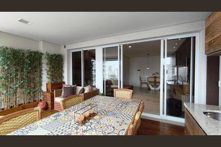 Apartamento à venda com 92m², 2 quartos e 2 vagas Apartamento à venda com 92m², 2 quartos e 2 vagasVaranda