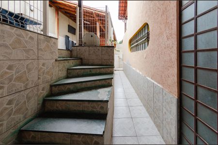 Casa à venda com 220m², 4 quartos e 5 vagas Casa à venda com 220m², 4 quartos e 5 vagasÁrea externa