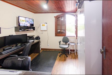 Casa à venda com 220m², 4 quartos e 5 vagas Casa à venda com 220m², 4 quartos e 5 vagasQuarto 2