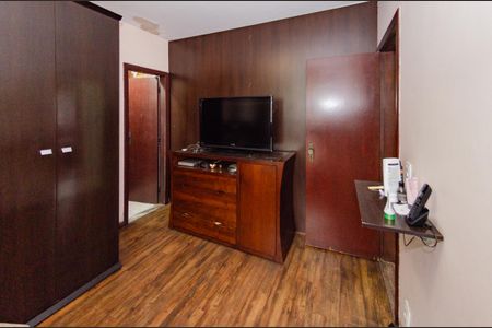 Casa à venda com 220m², 4 quartos e 5 vagas Casa à venda com 220m², 4 quartos e 5 vagasSuíte