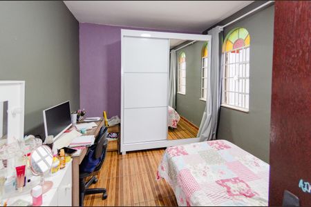 Casa à venda com 220m², 4 quartos e 5 vagas Casa à venda com 220m², 4 quartos e 5 vagasQuarto 3