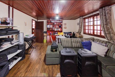 Casa à venda com 220m², 4 quartos e 5 vagas Casa à venda com 220m², 4 quartos e 5 vagasSala 2