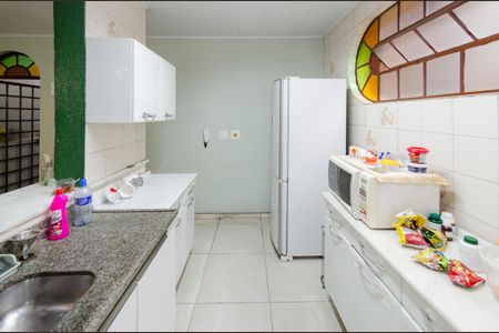 Casa à venda com 220m², 4 quartos e 5 vagas Casa à venda com 220m², 4 quartos e 5 vagasCozinha