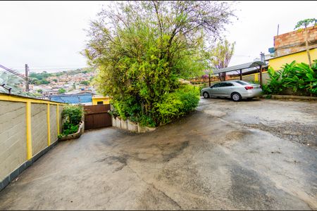 Casa à venda com 220m², 4 quartos e 5 vagas Casa à venda com 220m², 4 quartos e 5 vagasÁrea externa