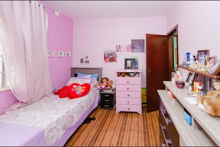 Casa à venda com 220m², 4 quartos e 5 vagas Casa à venda com 220m², 4 quartos e 5 vagasQuarto 1