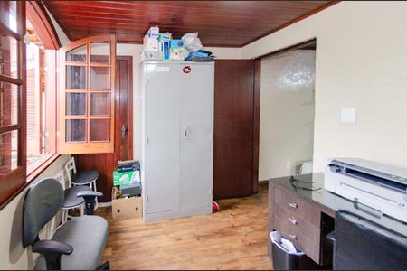 Casa à venda com 220m², 4 quartos e 5 vagas Casa à venda com 220m², 4 quartos e 5 vagasQuarto 2