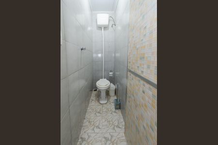 Casa à venda com 220m², 4 quartos e 5 vagas Casa à venda com 220m², 4 quartos e 5 vagasBanheiro de serviço