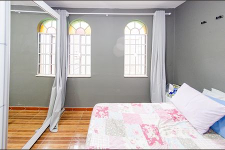 Casa à venda com 220m², 4 quartos e 5 vagas Casa à venda com 220m², 4 quartos e 5 vagasQuarto 3