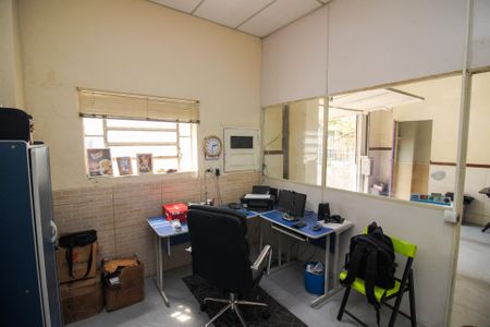 Casa para alugar com 349m², 2 quartos e 10 vagasEscritório