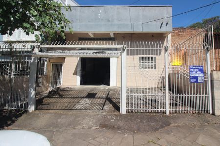 Casa para alugar com 349m², 2 quartos e 10 vagasFachada