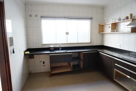 Casa para alugar com 264m², 3 quartos e 4 vagasCozinha