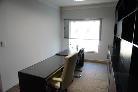 Casa para alugar com 264m², 3 quartos e 4 vagasEscritório