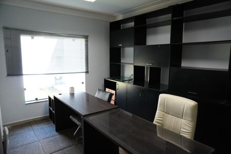 Casa para alugar com 264m², 3 quartos e 4 vagasEscritório