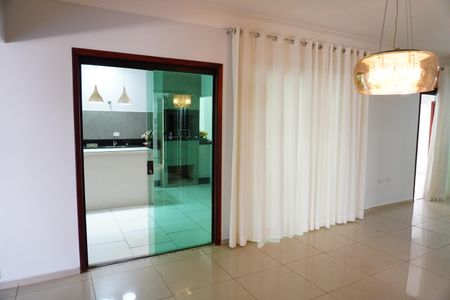 Casa para alugar com 264m², 3 quartos e 4 vagasSala 2