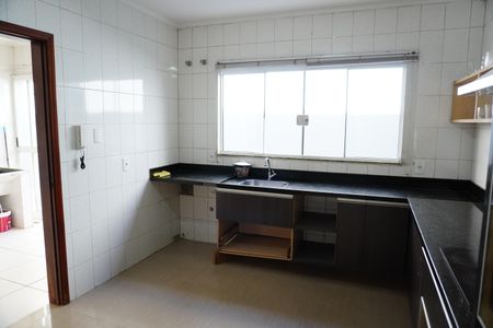 Casa para alugar com 264m², 3 quartos e 4 vagasCozinha