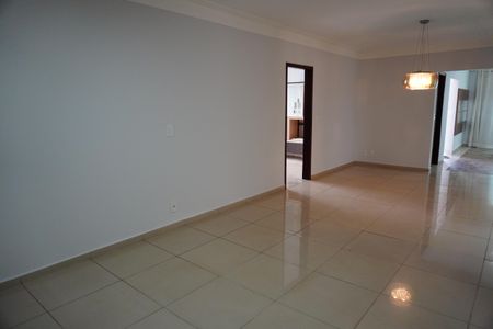 Casa para alugar com 264m², 3 quartos e 4 vagasSala 2