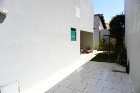 Casa para alugar com 264m², 3 quartos e 4 vagasQuintal