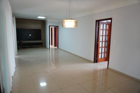 Casa para alugar com 264m², 3 quartos e 4 vagasSala 2