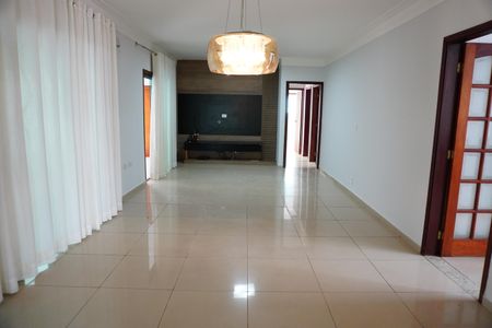 Casa para alugar com 264m², 3 quartos e 4 vagasSala 2