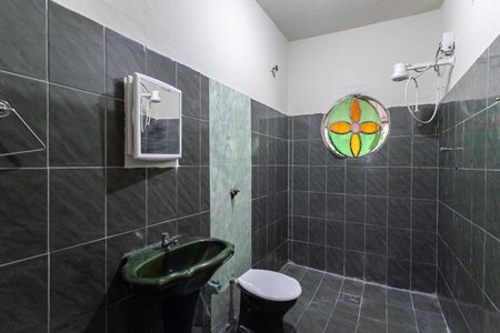 Casa para alugar com 155m², 3 quartos e 8 vagasBanheiro 1