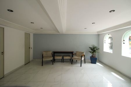 Apartamento para alugar com 48m², 2 quartos e 1 vaga Apartamento para alugar com 48m², 2 quartos e 1 vagaHall