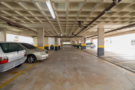 Apartamento para alugar com 47690m², 2 quartos e 1 vaga Apartamento para alugar com 47690m², 2 quartos e 1 vagaGaragem