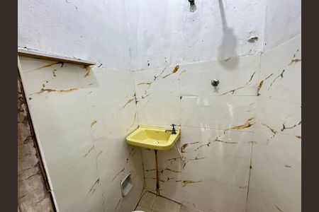 Banheiro Social de casa para alugar com 1 quarto, 75m² em Rocha Miranda, Rio de Janeiro