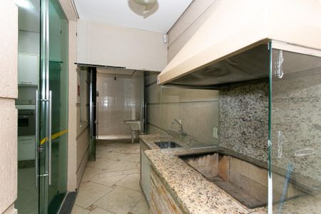 Casa para alugar com 380m², 8 quartos e sem vagaChurrasqueira