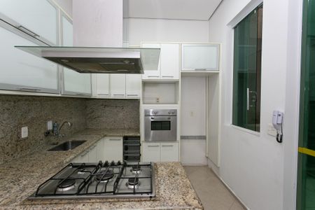 Casa para alugar com 380m², 8 quartos e sem vagaCozinha
