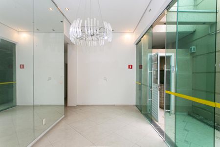 Sala 1 de casa para alugar com 8 quartos, 380m² em Vila Esperança, São Paulo