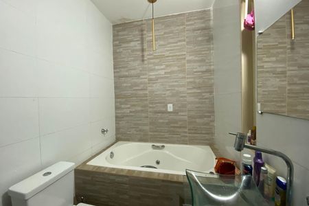 Apartamento à venda com 60m², 2 quartos e sem vaga Apartamento à venda com 60m², 2 quartos e sem vagaBanheiro Social