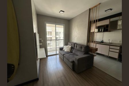 Sala de apartamento à venda com 1 quarto, 45m² em Jardim Tupanci, Barueri