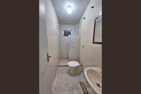Banheiro de casa para alugar com 1 quarto, 30m² em Jardim Gramacho, Duque de Caxias