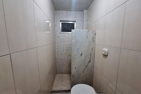 Banheiro de casa para alugar com 1 quarto, 30m² em Jardim Gramacho, Duque de Caxias