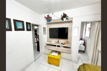 Sala de casa para alugar com 2 quartos, 80m² em Jardim Bandeirantes, São Paulo