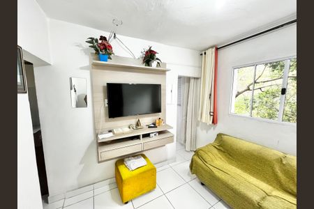 Sala de casa para alugar com 2 quartos, 80m² em Jardim Bandeirantes, São Paulo