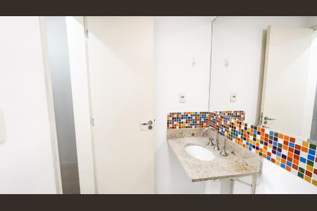 Apartamento à venda com 75m², 2 quartos e 2 vagas Apartamento à venda com 75m², 2 quartos e 2 vagasBanheiro