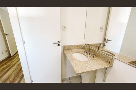 Apartamento à venda com 75m², 2 quartos e 2 vagas Apartamento à venda com 75m², 2 quartos e 2 vagasBanheiro da Suíte