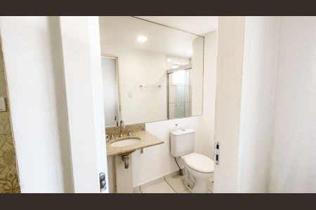Apartamento à venda com 75m², 2 quartos e 2 vagas Apartamento à venda com 75m², 2 quartos e 2 vagasBanheiro da Suíte