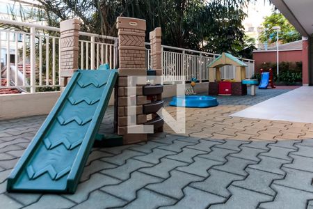 Apartamento à venda com 75m², 2 quartos e 2 vagasÁrea comum - Playground