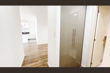 Apartamento à venda com 75m², 2 quartos e 2 vagas Apartamento à venda com 75m², 2 quartos e 2 vagasBanheiro da Suíte