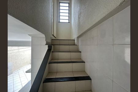 Casa à venda com 176m², 4 quartos e 2 vagasEscada