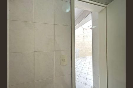 Casa à venda com 176m², 4 quartos e 2 vagasBanheiro de serviço