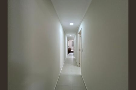 Casa à venda com 176m², 4 quartos e 2 vagasCorredor