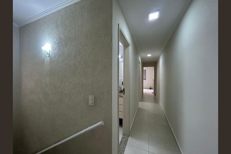 Casa à venda com 176m², 4 quartos e 2 vagasCorredor